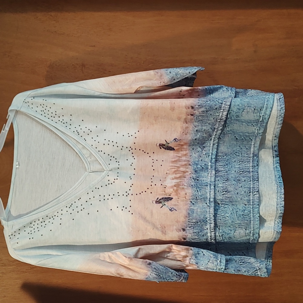 V-Neck top
